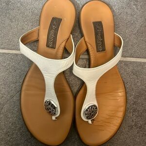 Size 6 Brighton women’s  sandal thong tan/ivory